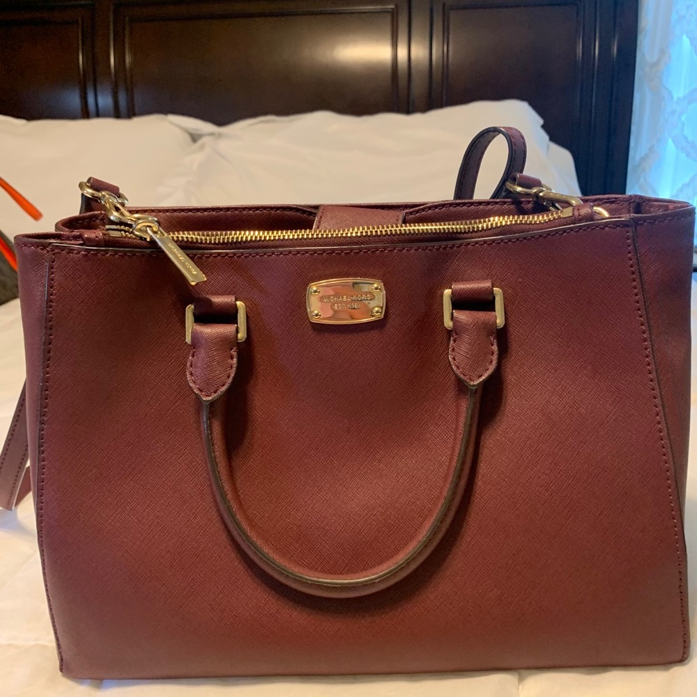 Wine MK purse